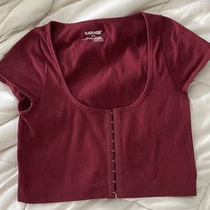 garage seamless hook and eye front crop top